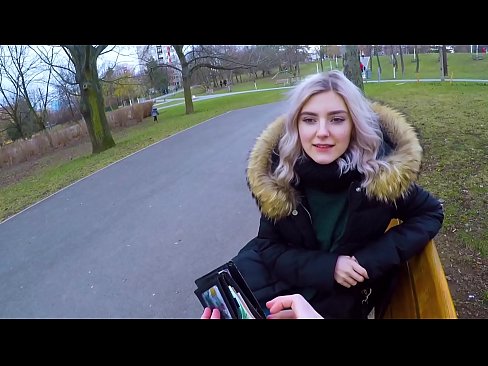 ❤️ Înghite sperma fierbinte a unui străin pentru bani - muie în parc de Eva Elfie ☑ at us